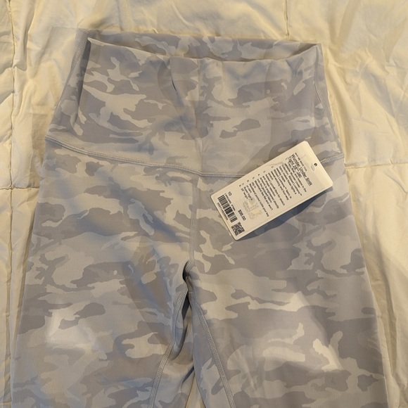 Lululemon NWT Wunder Under size10 28” Grey camouflage - Picture 2 of 5